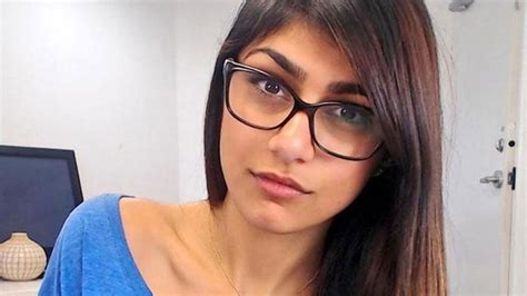 Vídeos pornôs com Mia Khalifa Blowjob 